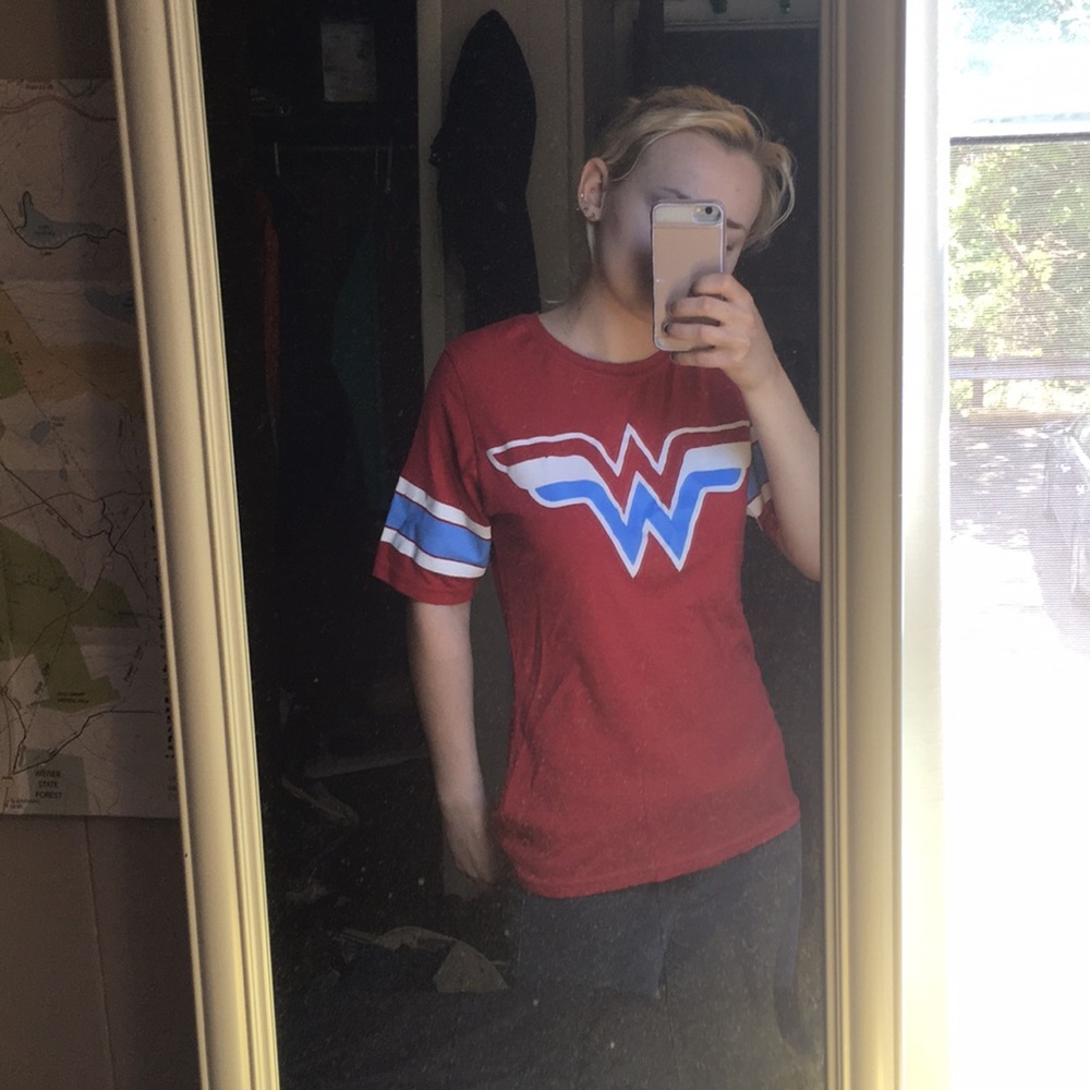 red Wonder Woman graphic tee XL